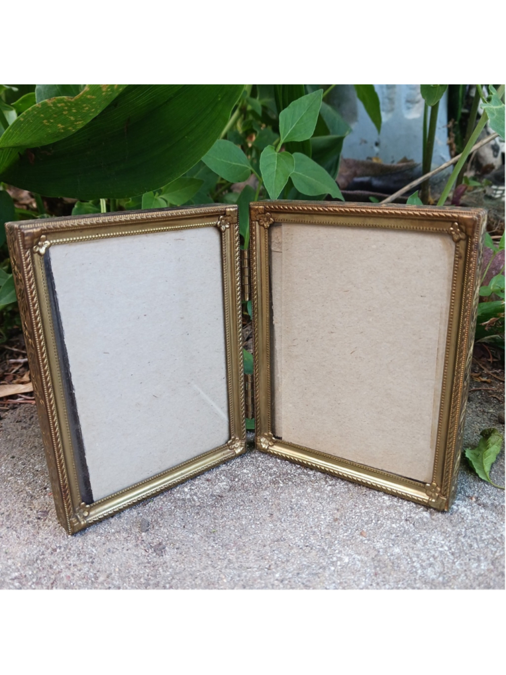 VTG Double Picture Frame Pocketbook Folds Standing Floral Velvet Back 2.5x3.5